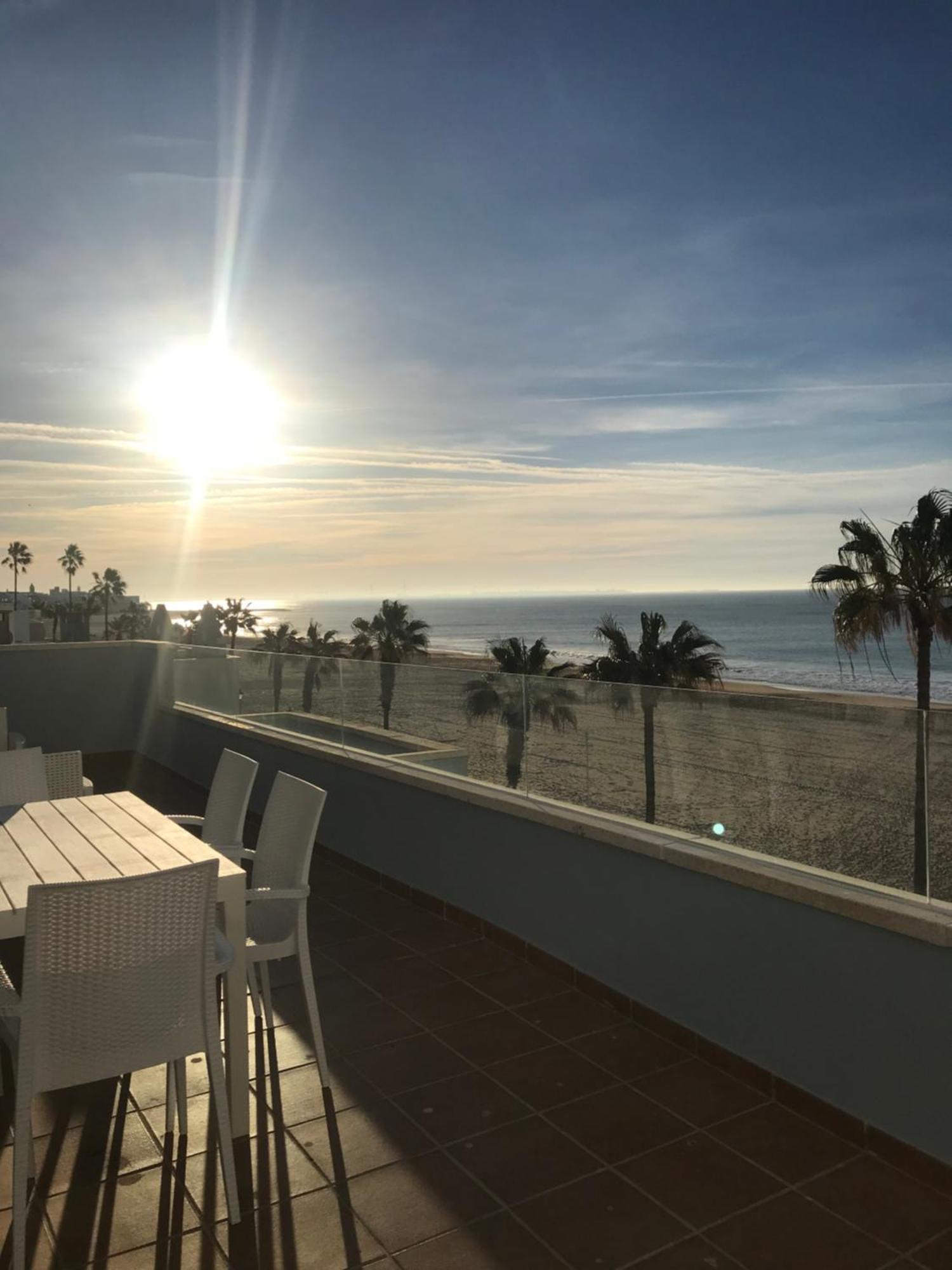 Апартаменты Atico Al Sol En Primera Linea De Playa Рота Экстерьер фото